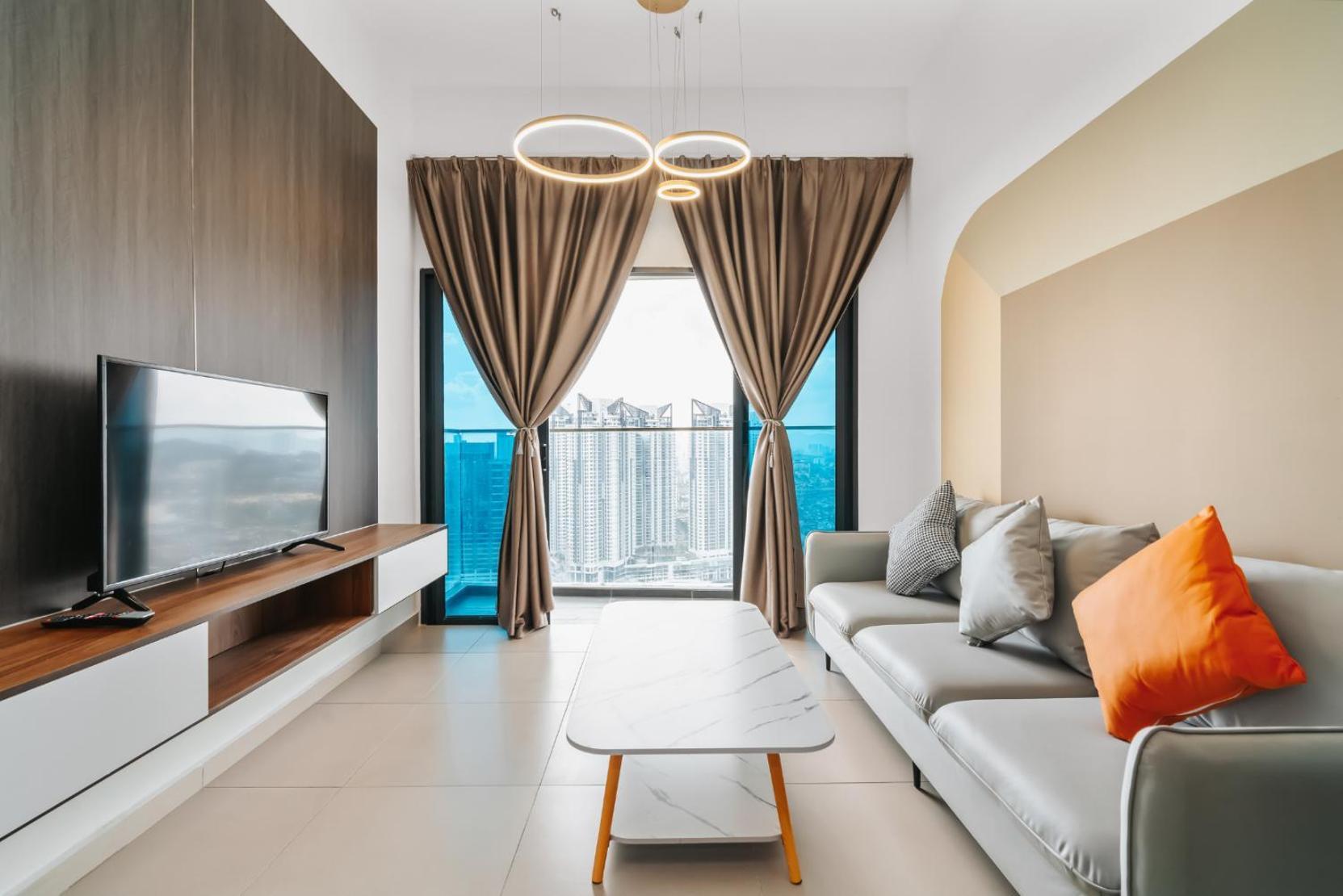 Nowhere 2br 4pax With Balcony Reizz Jalan Ampang