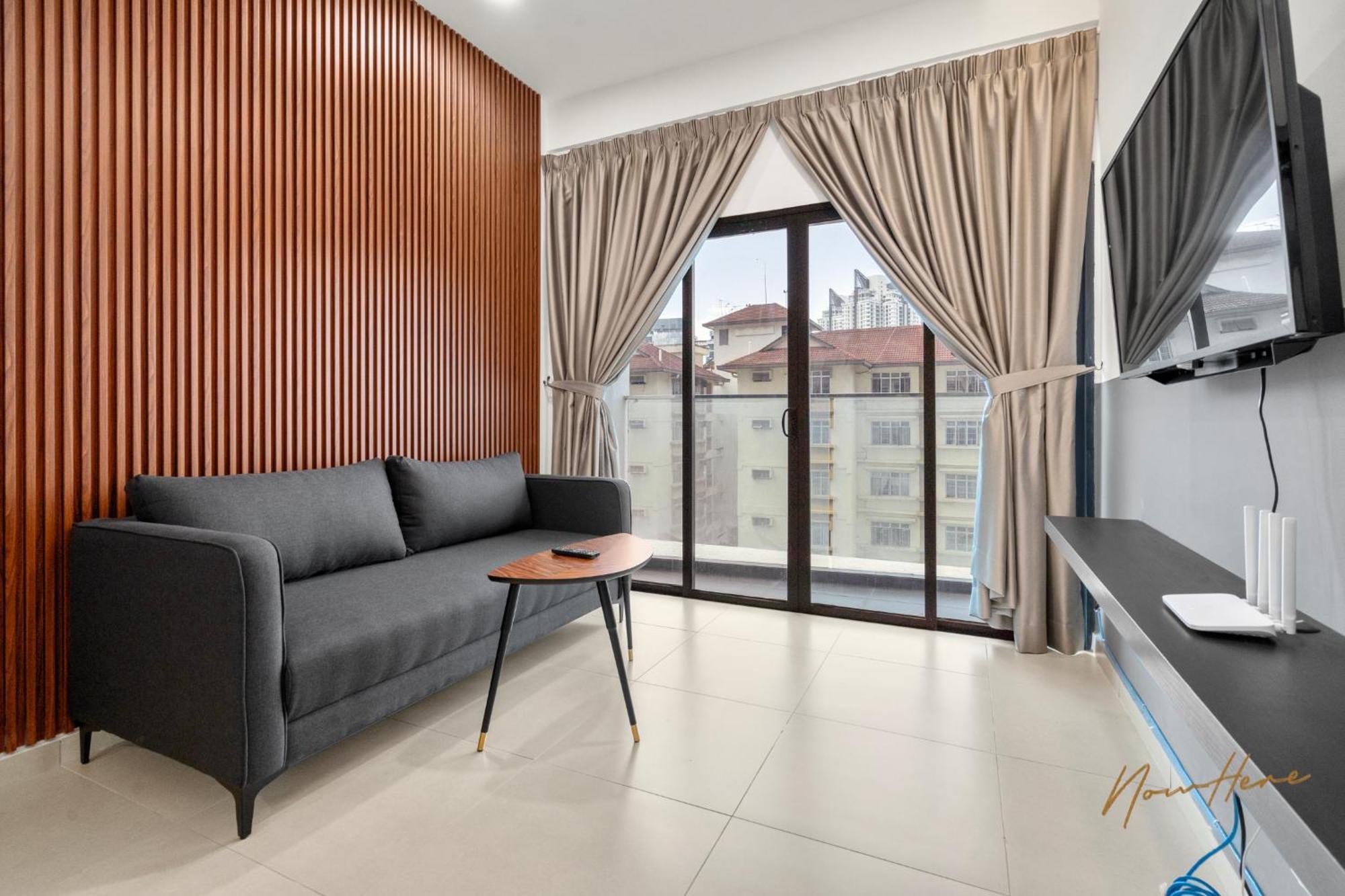 Nowhere 2br 4pax With Balcony Reizz Jalan Ampang Pangsapuri Kuala Lumpur